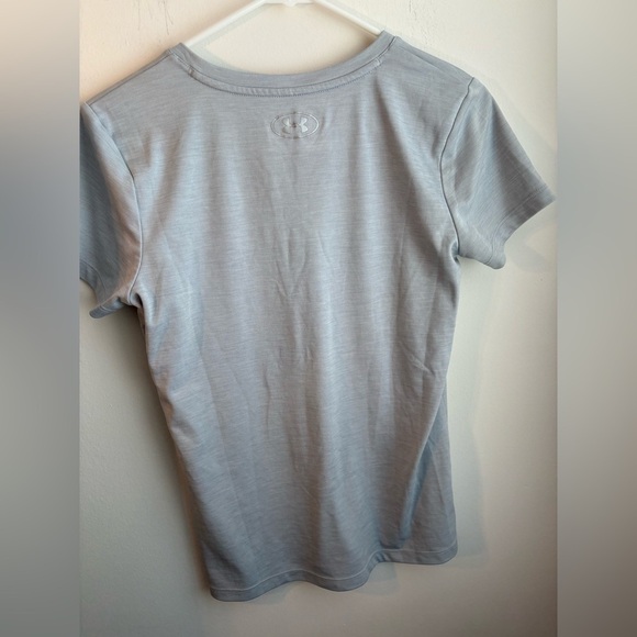Under armour dri-fit v-neck athletic top size small women’s - Picture 2 of 2